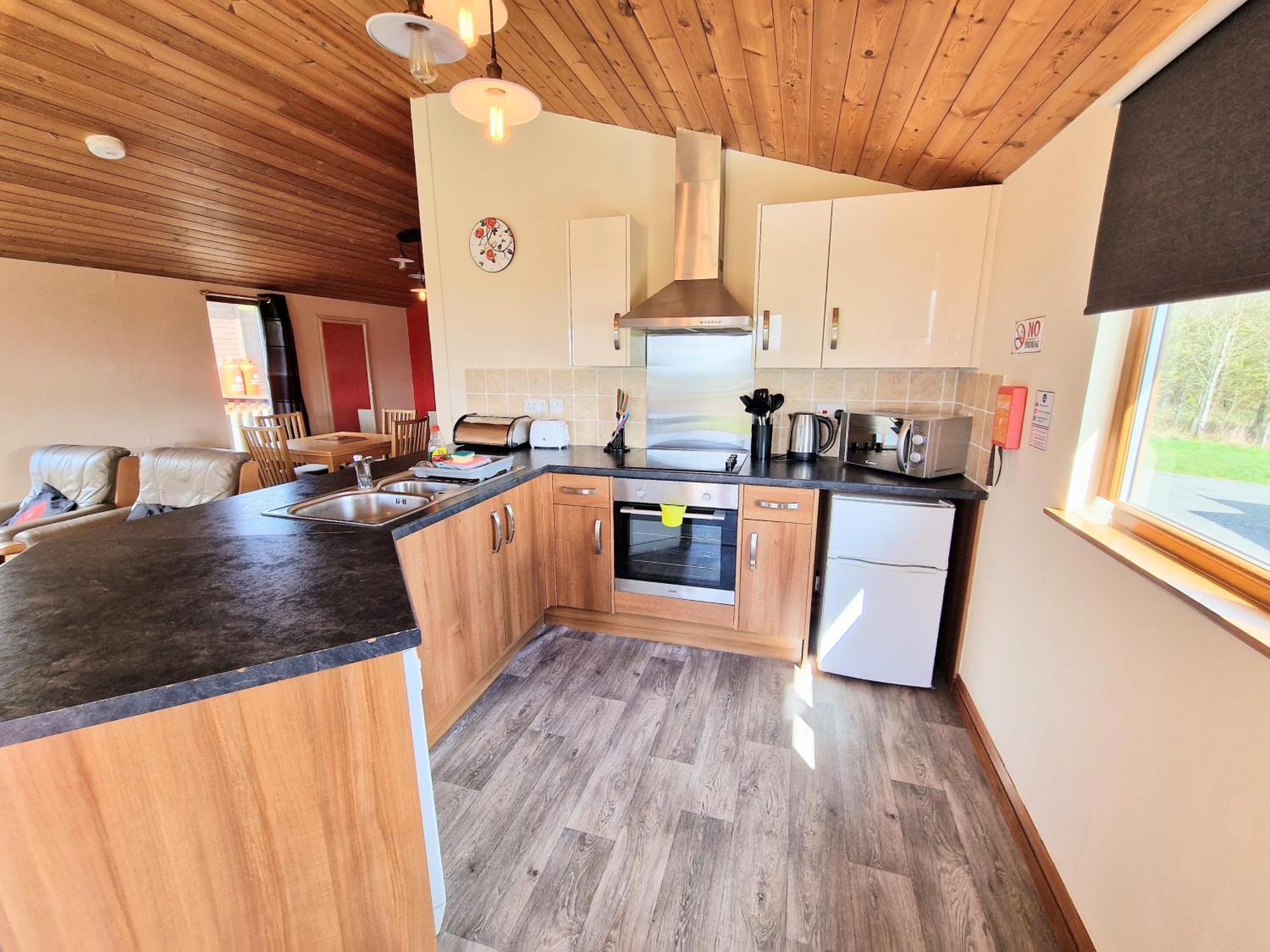 Lomond 4 With Private Hot Tub - Fife - Loch Leven - Lomond Hills Villa Kelty Exterior photo